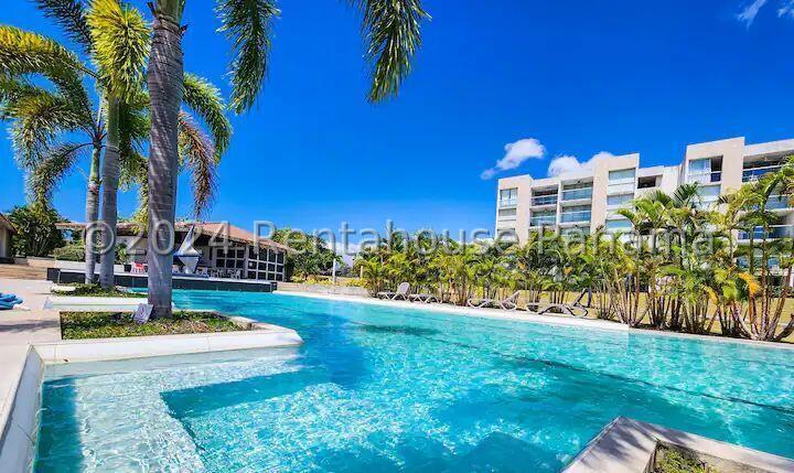Fully Furnished 2-Bedroom Apartment Near the Beach